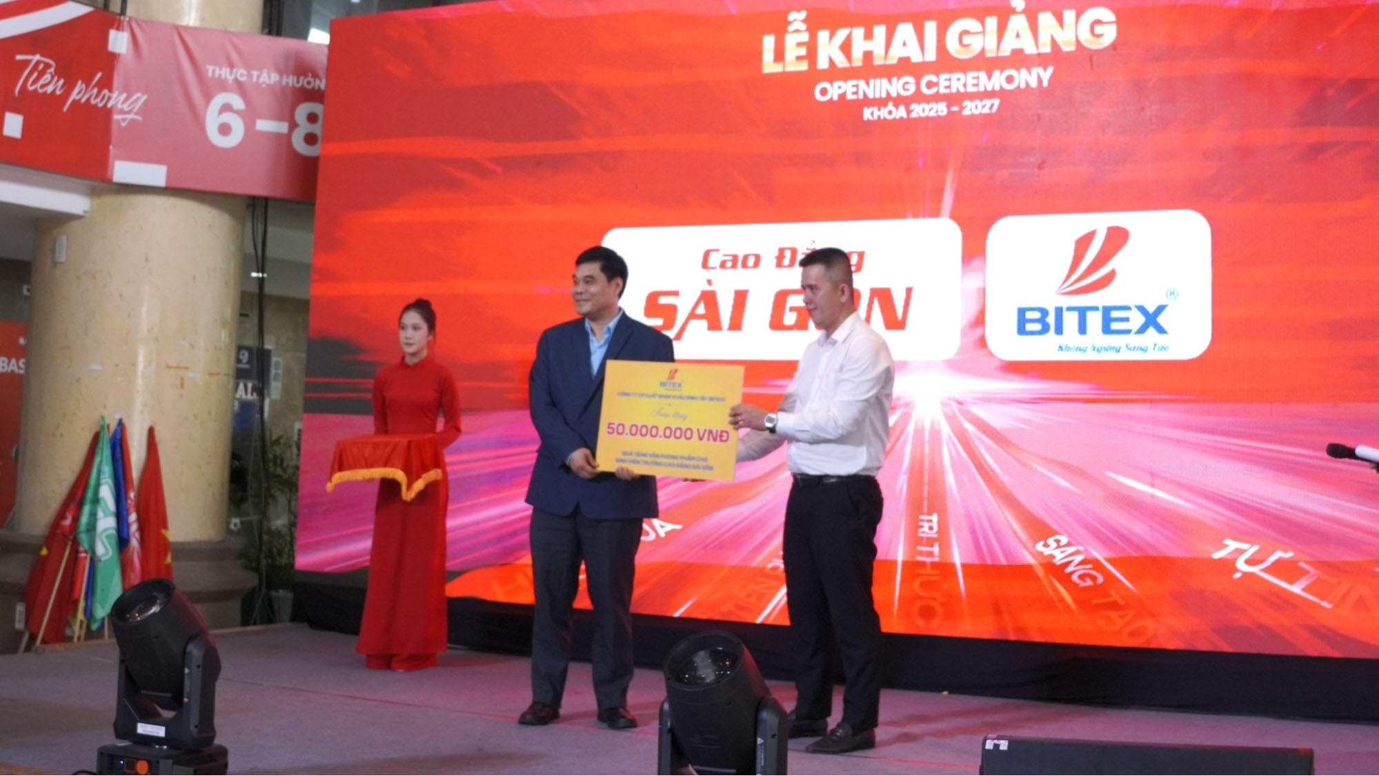 BITEX trao tặng học bổng 50 triệu nhân dịp khai giảng năm học mới tại trường Cao đẳng Sài Gòn